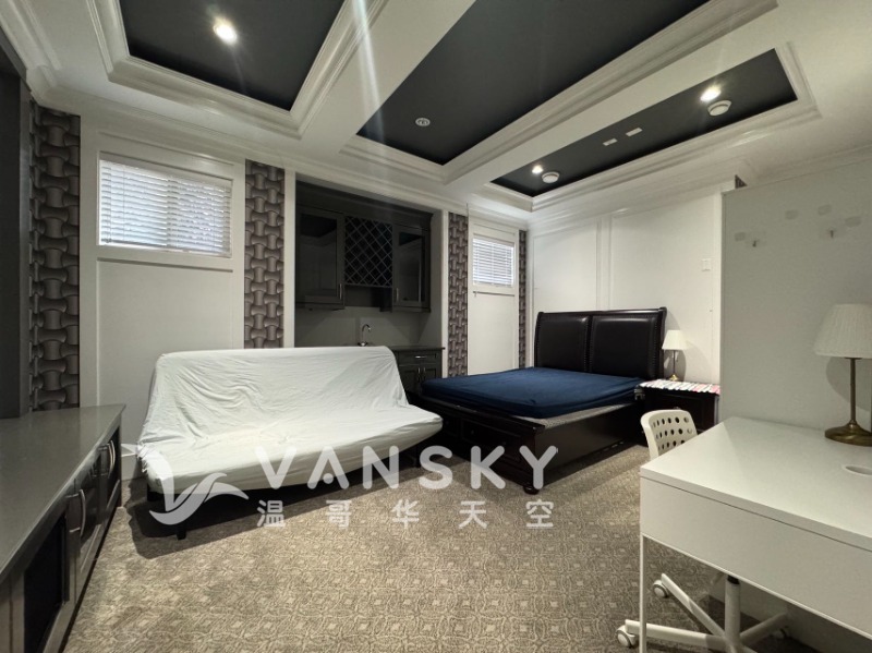 240822163237_south arm-bedroom-1.jpg